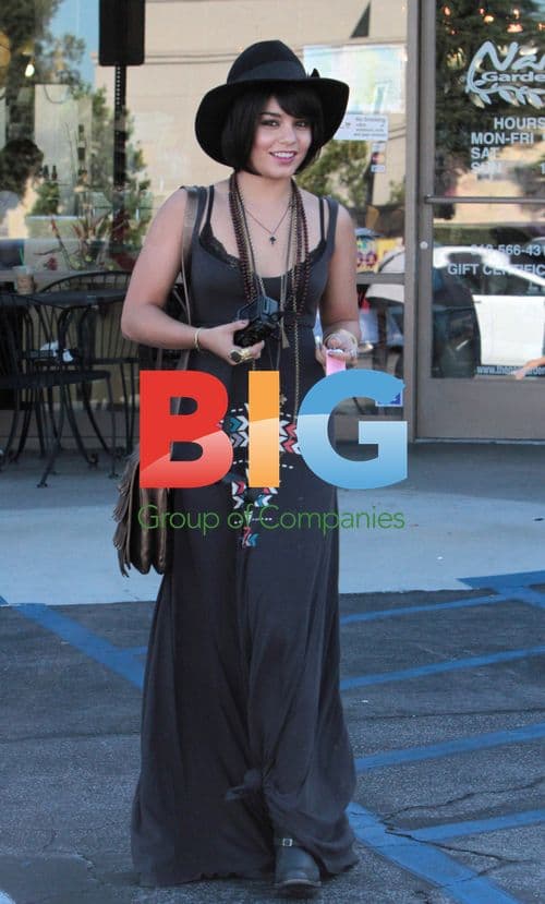 Vanessa Hudgens Takes Photos of Paparazzi