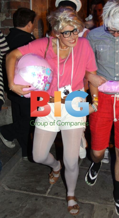 Alice Barlow celebrates birthday with Hollyoaks cast