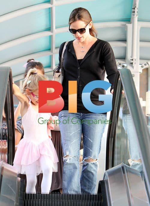 Jennifer Garner takes daughter to ballet class