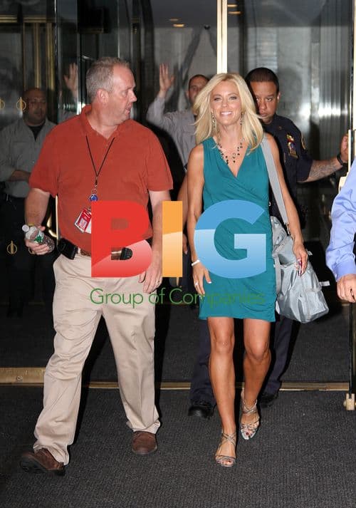 Kate Gosselin signs autographs at USA Today Show