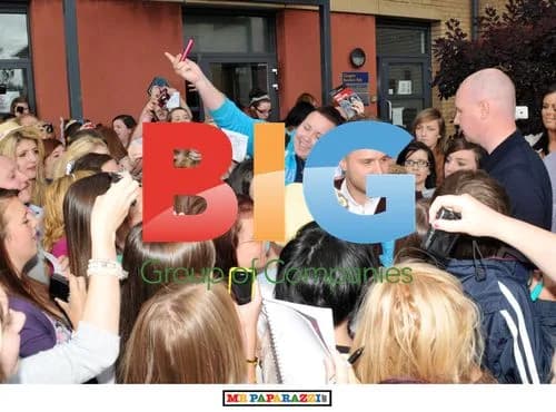 Olly Murs Promotes New Single in Glasgow