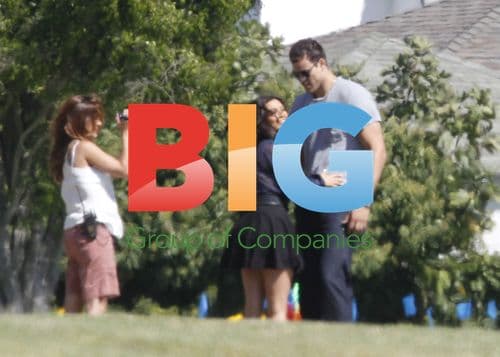 Kim Kardashian visits Robert Kardashian's grave