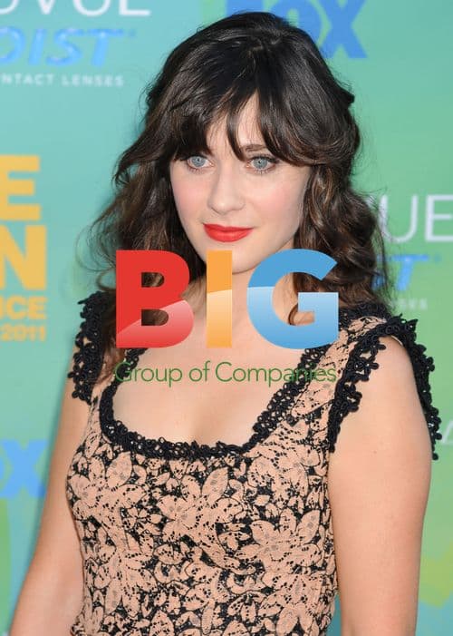 Zooey Deschanel at 2011 Teen Choice Awards