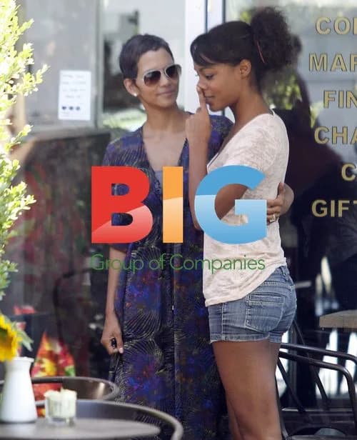 Halle Berry Greets Fan in LA