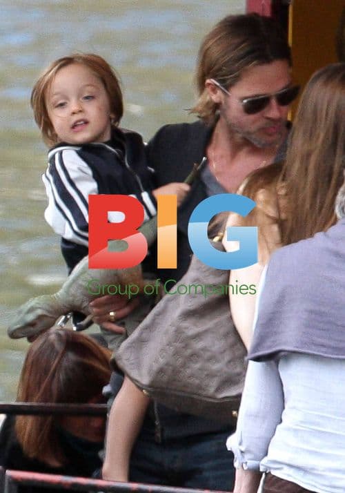 Angelina Jolie and Brad Pitt at Puppet Theatre