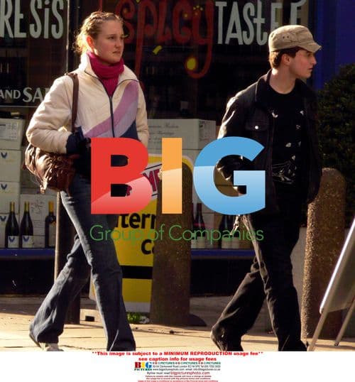 Daniel Radcliffe out with girlfriend