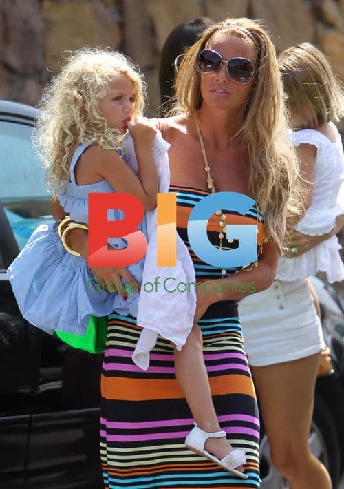 Katie Price and Daughter Princess Shopping in Spain