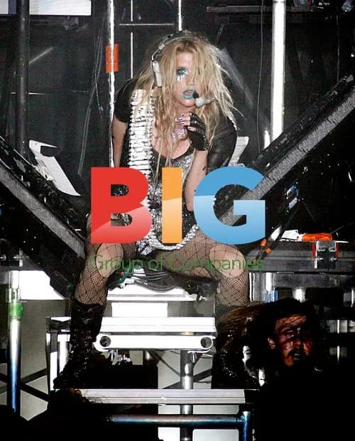 Ke$ha Performing on Get Sleazy Tour