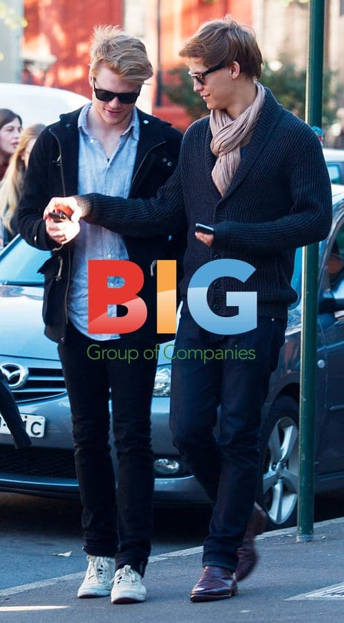 Rhys Wakefield Out to Lunch in Sydney