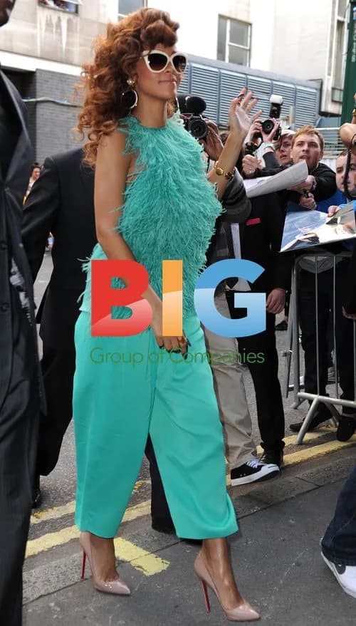 Rihanna Arriving at House of Fraser in London