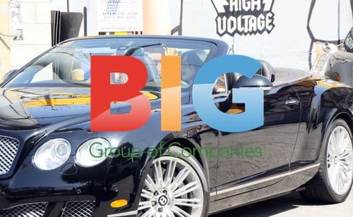 Kat Von D carrying supplies from LA tattoo shop