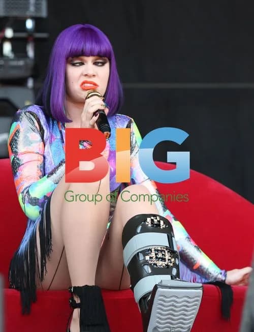 Jesse J at V Festival 2011