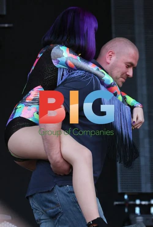 Jesse J at V Festival 2011