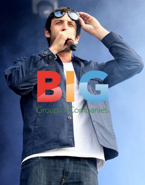 Example performs at V Festival