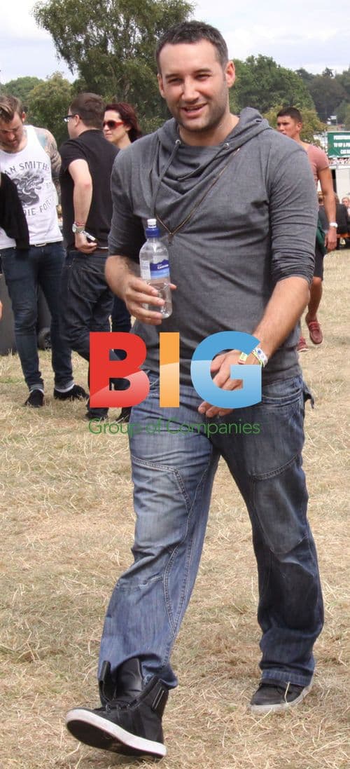 Dane Bowers Performs at V Festival