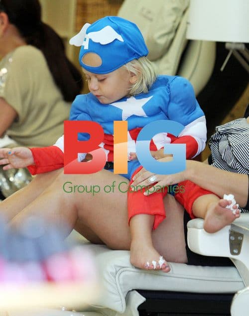 Zuma Rossdale in Captain America Costume