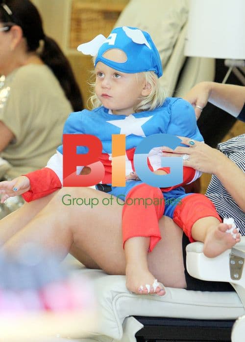 Zuma Rossdale in Captain America Costume