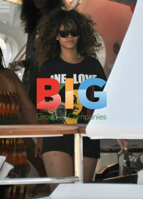 Rihanna enjoys yacht trip in Saint Tropez