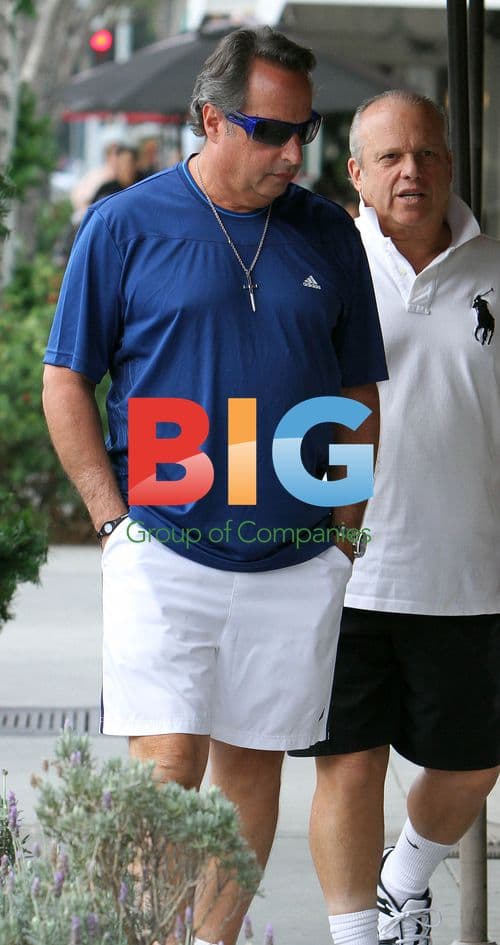 Jon Lovitz Grabs Bite in LA