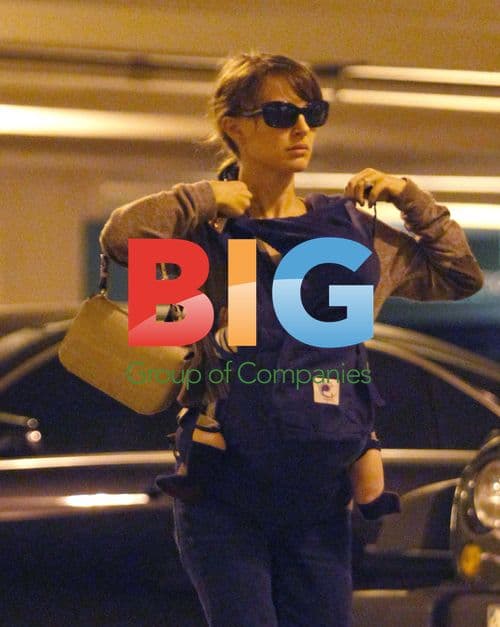 Natalie Portman with family in Santa Monica