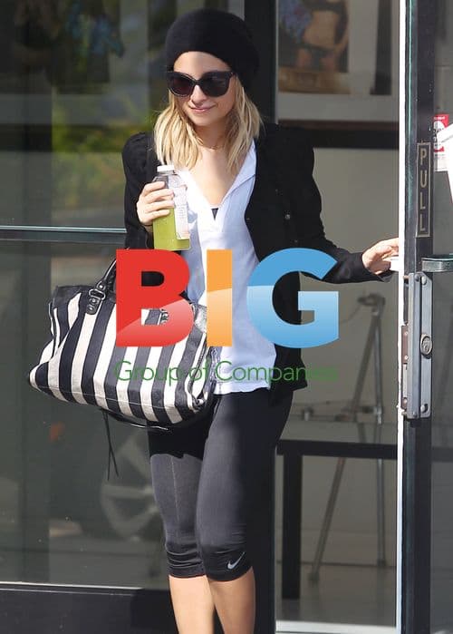 Nicole Richie Leaving Gym with Juice