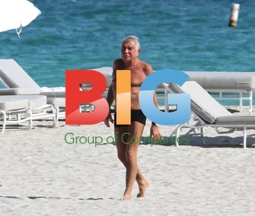 Roberto Cavalli and Girlfriend at Miami Beach