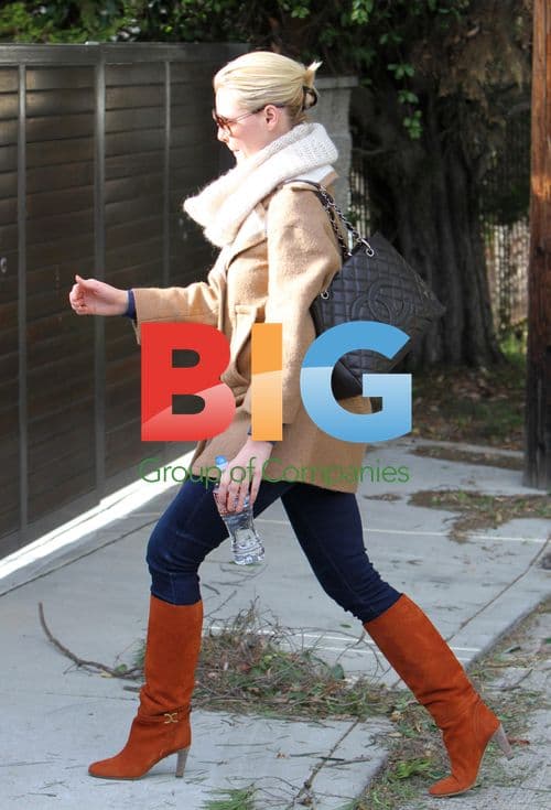 Katherine Heigl out with mother in LA