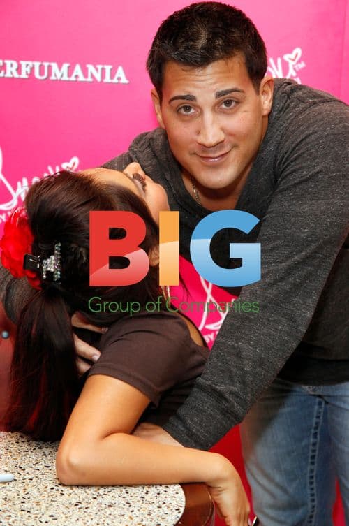 Snooki Promotes Perfume at NJ Mall