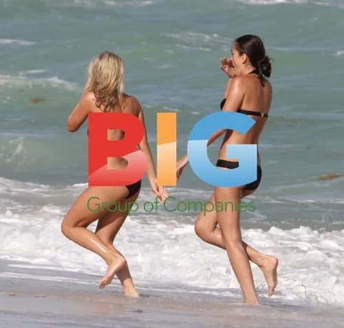 Andriy Voronin enjoys beach day in Miami
