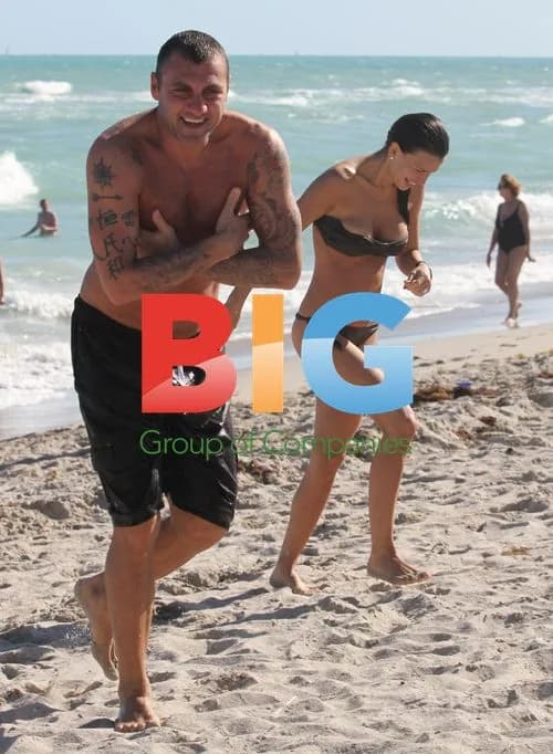 Claudia Galanti and Aida Yespica on Miami Beach