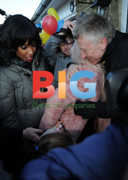 Amelia Lily Gets Mobbed by Fans in Middlesbrough