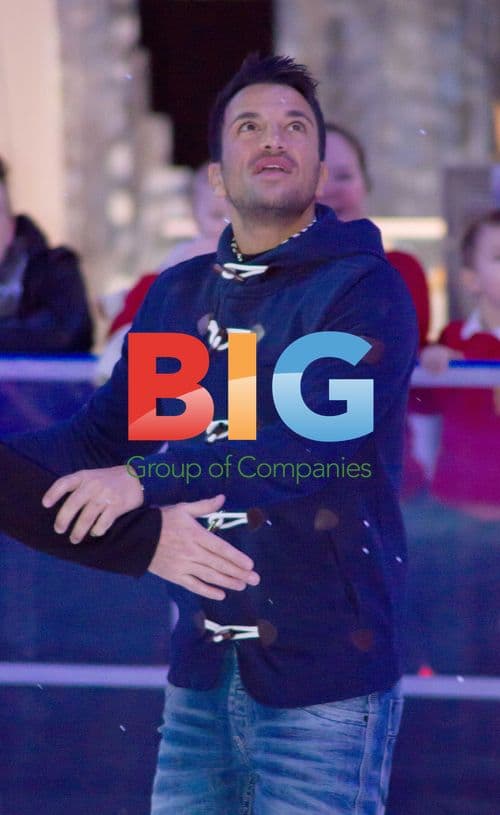 Peter Andre Learns to Skate at Bluewater