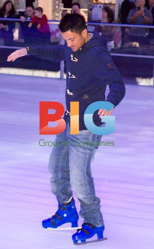 Peter Andre Ice Skating at Bluewater