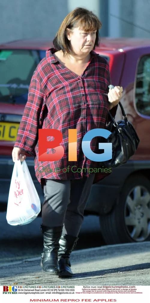 Dawn French out shopping