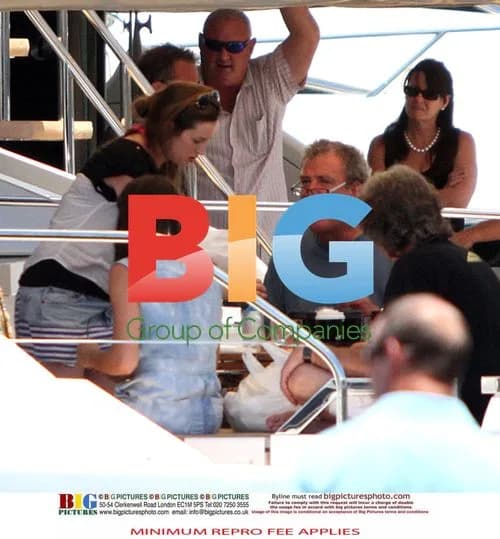 Top Gear Presenters Relax on Powerboat