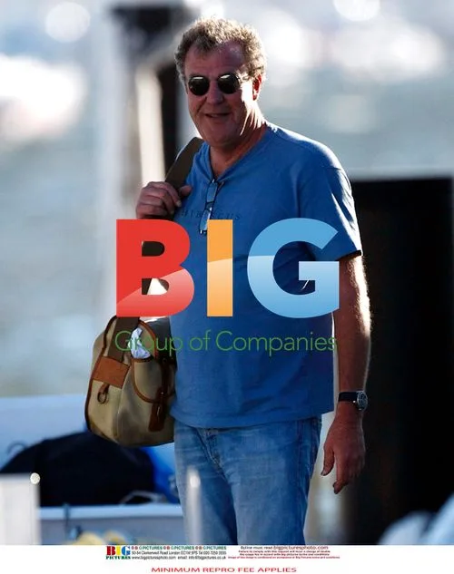 Top Gear Hosts Relax on Powerboat