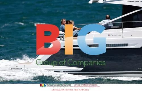 Top Gear Crew Relaxes on Powerboat in Australia