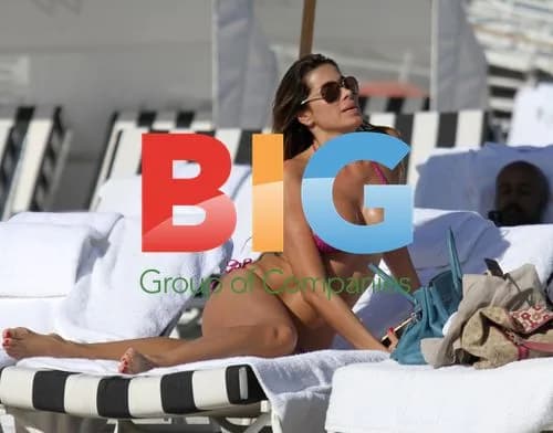 Aida Yespica and Family at Miami Beach
