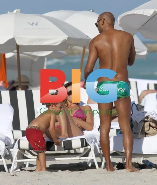 Aida Yespica and family vacation in Miami