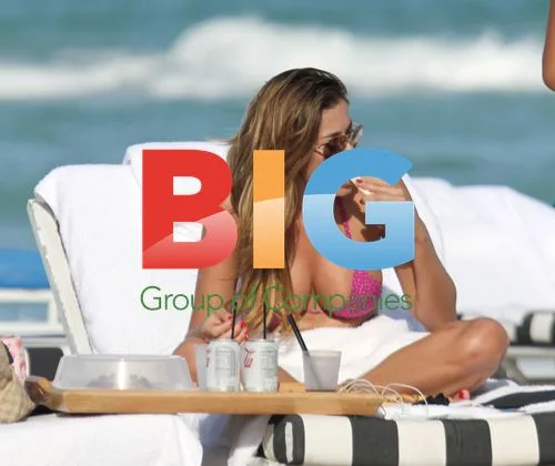 Aida Yespica and family at Miami beach