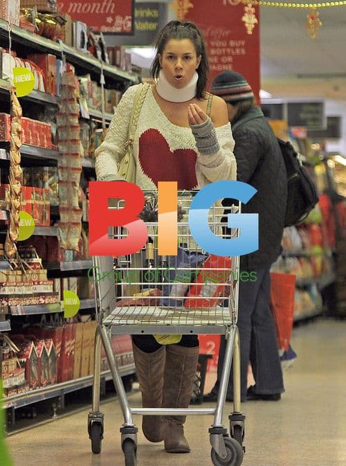 Imogen Thomas Does Supermarket Run in Neck Brace