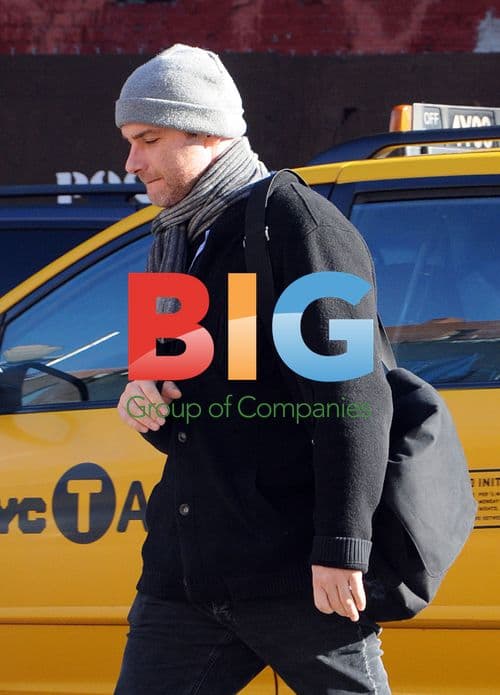 Liev Schreiber Spotted in NYC with Arm in Sling