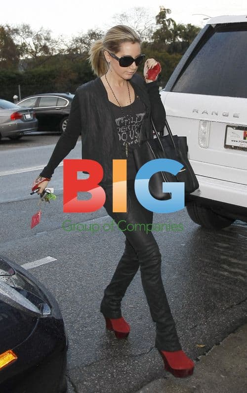 Ashley Tisdale Spotted with Mystery Man