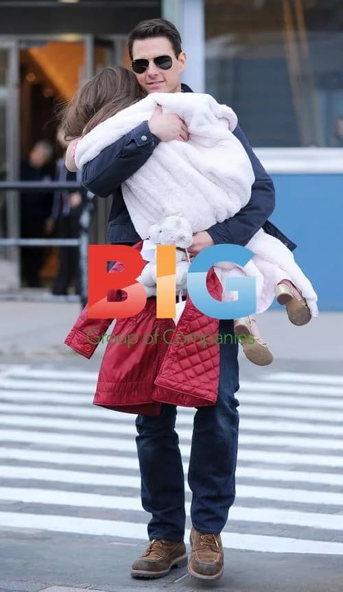 Tom Cruise picking up daughter Suri from gymnastics