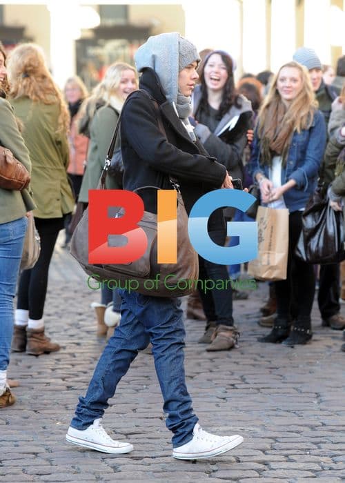 Harry Styles Meets Fans in London