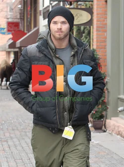 Kellan Lutz Shopping in Aspen