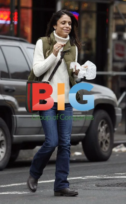 Bethenny Frankel Grabs Bagel