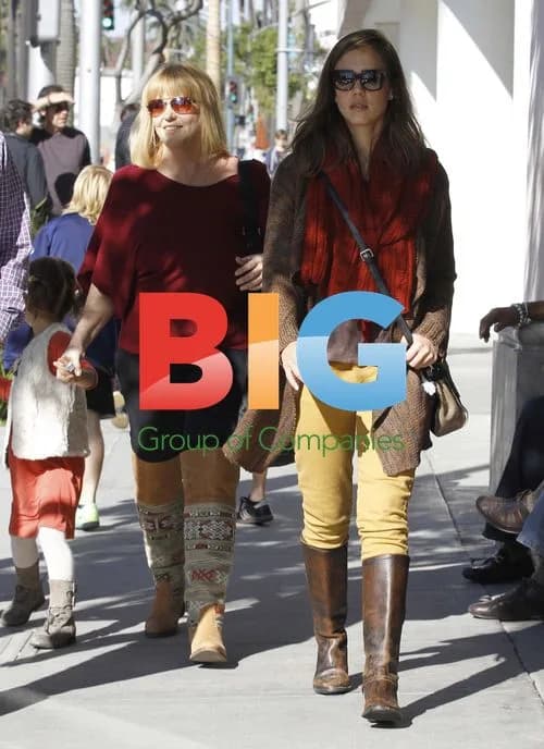 Jessica Alba With Family on Brunch Outing