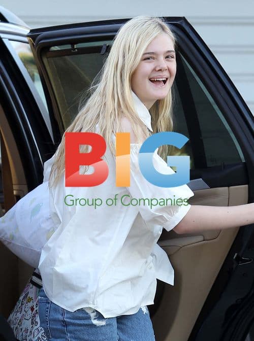 Elle Fanning Heads to Friend's House