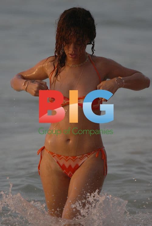 Rhianna Splashing and Jetskiing